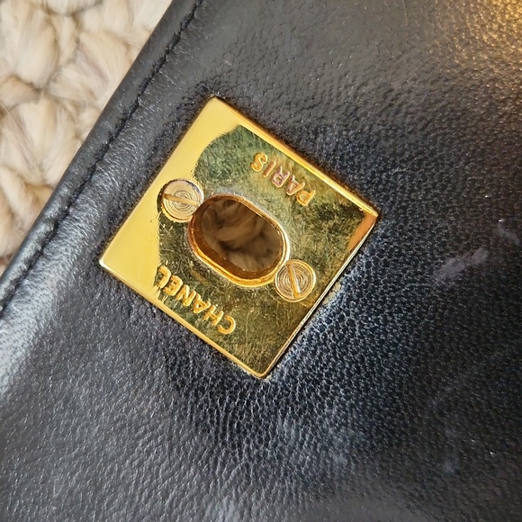 Chanel Matelasse Coco turnlock Timeless, vintage as is black, poor red lining - Picture 3 of 12